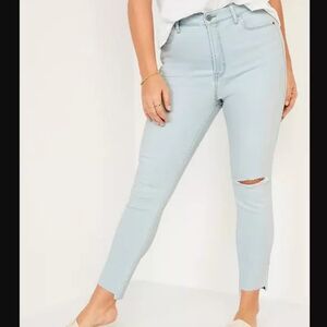 Old Navy Extra High-Waisted Rockstar 360 Stretch Super Skinny Ripped Cut - NWT